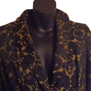 𝅺banana Republic  NWT Size 2 Lwren Scott Collection  gold/ black blazer.